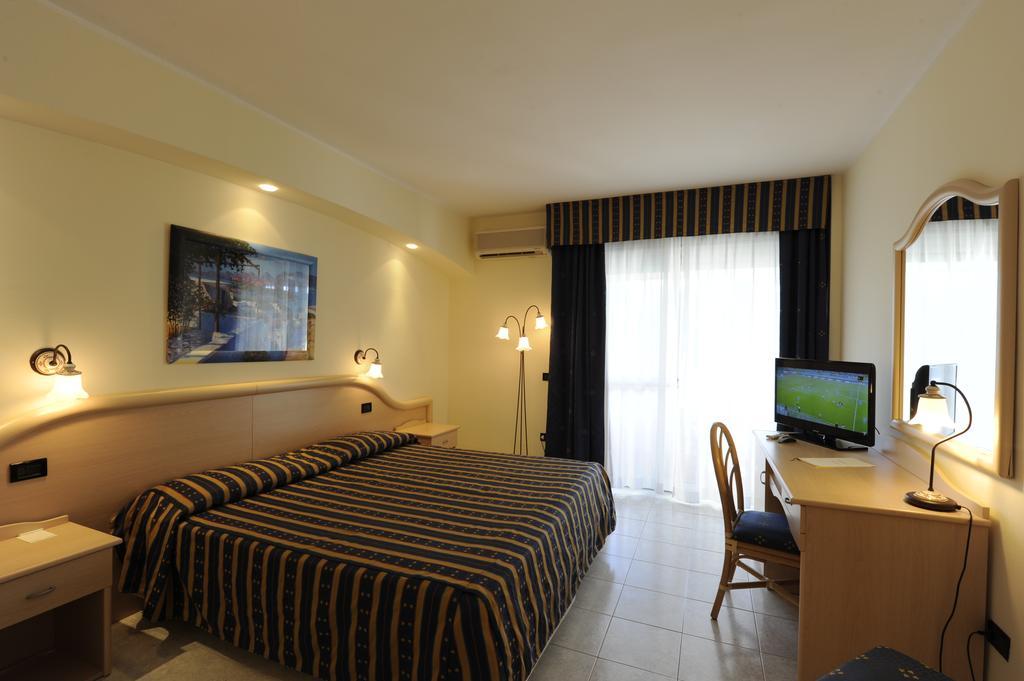 Pugnochiuso Resort Hotel Del Faro Vieste Zewnętrze zdjęcie